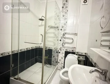 2-комнатная квартира, этаж 9 из 12, 70 м², миниатюра 4