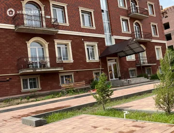 2-комнатная квартира, этаж 2 из 4, 65 м², миниатюра 1
