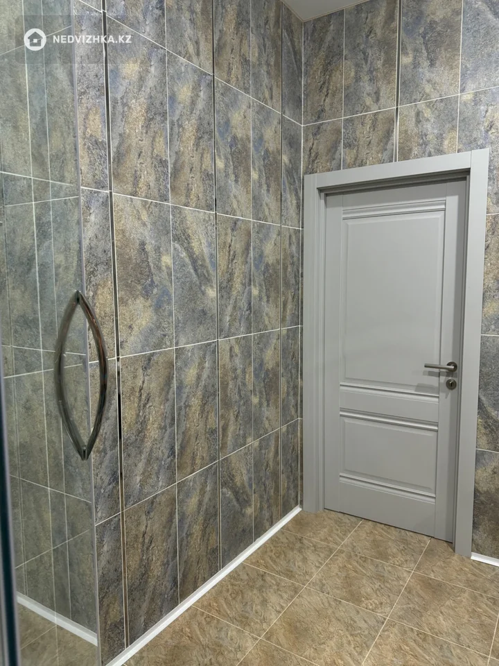 2-комнатная квартира, этаж 2 из 4, 65 м², фотография 4