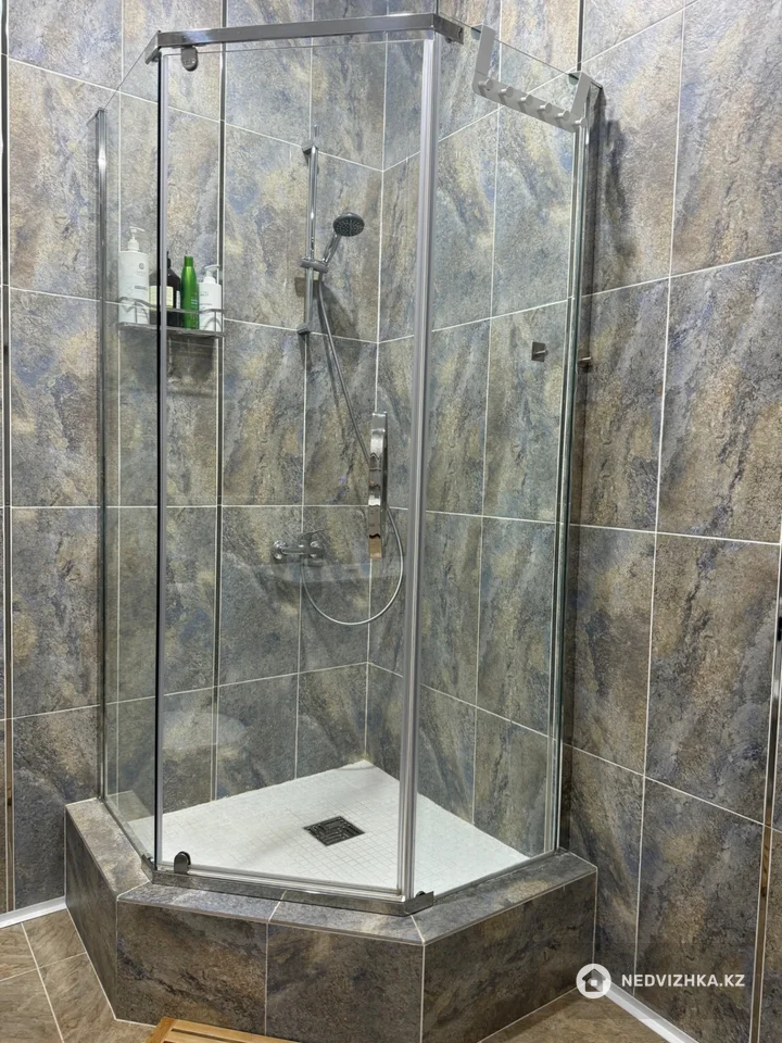 2-комнатная квартира, этаж 2 из 4, 65 м², фотография 5