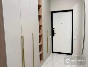 2-комнатная квартира, этаж 7 из 12, 60 м², Посуточно, миниатюра 11
