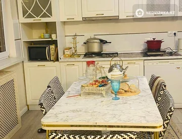 3-комнатная квартира, этаж 8 из 10, 92 м², миниатюра 1