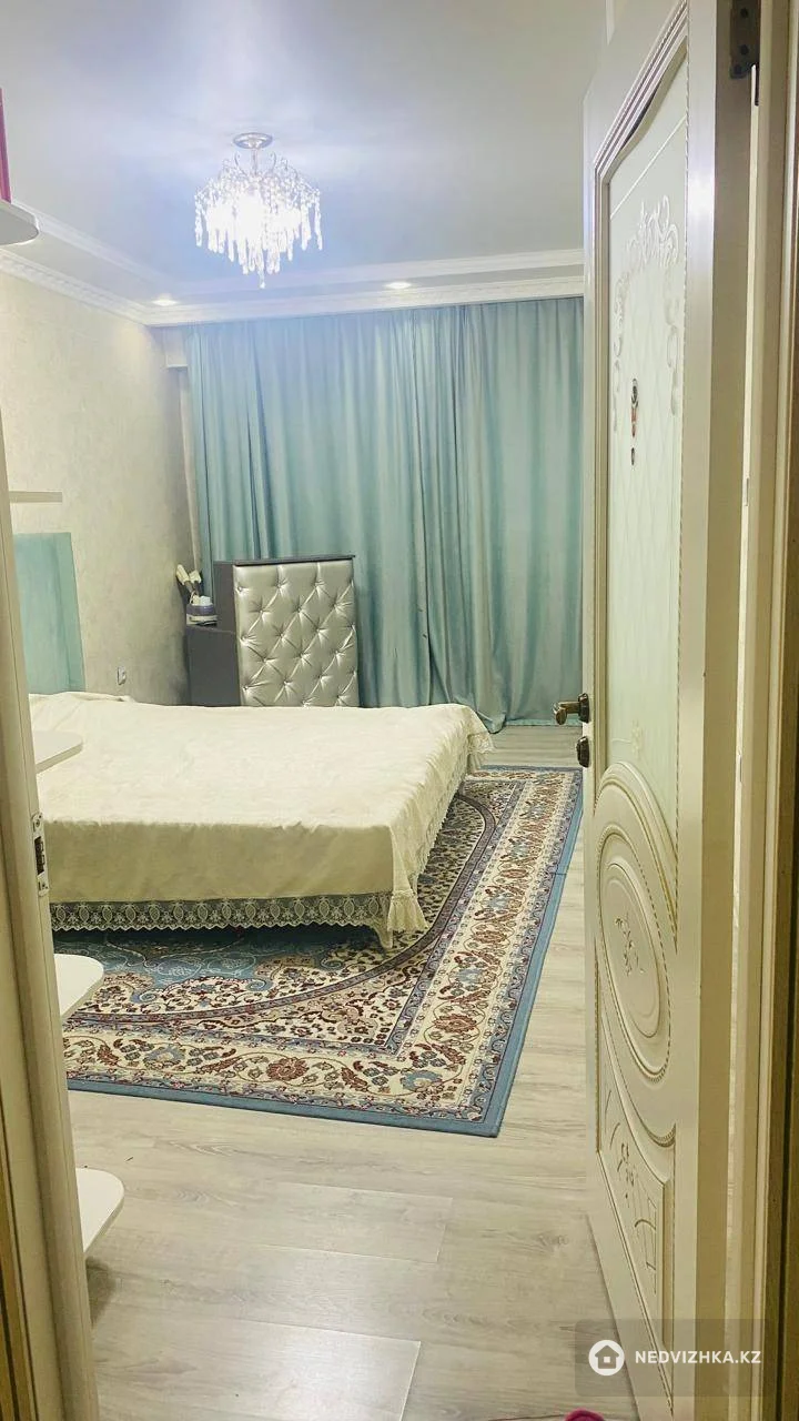 3-комнатная квартира, этаж 8 из 10, 92 м², фотография 2
