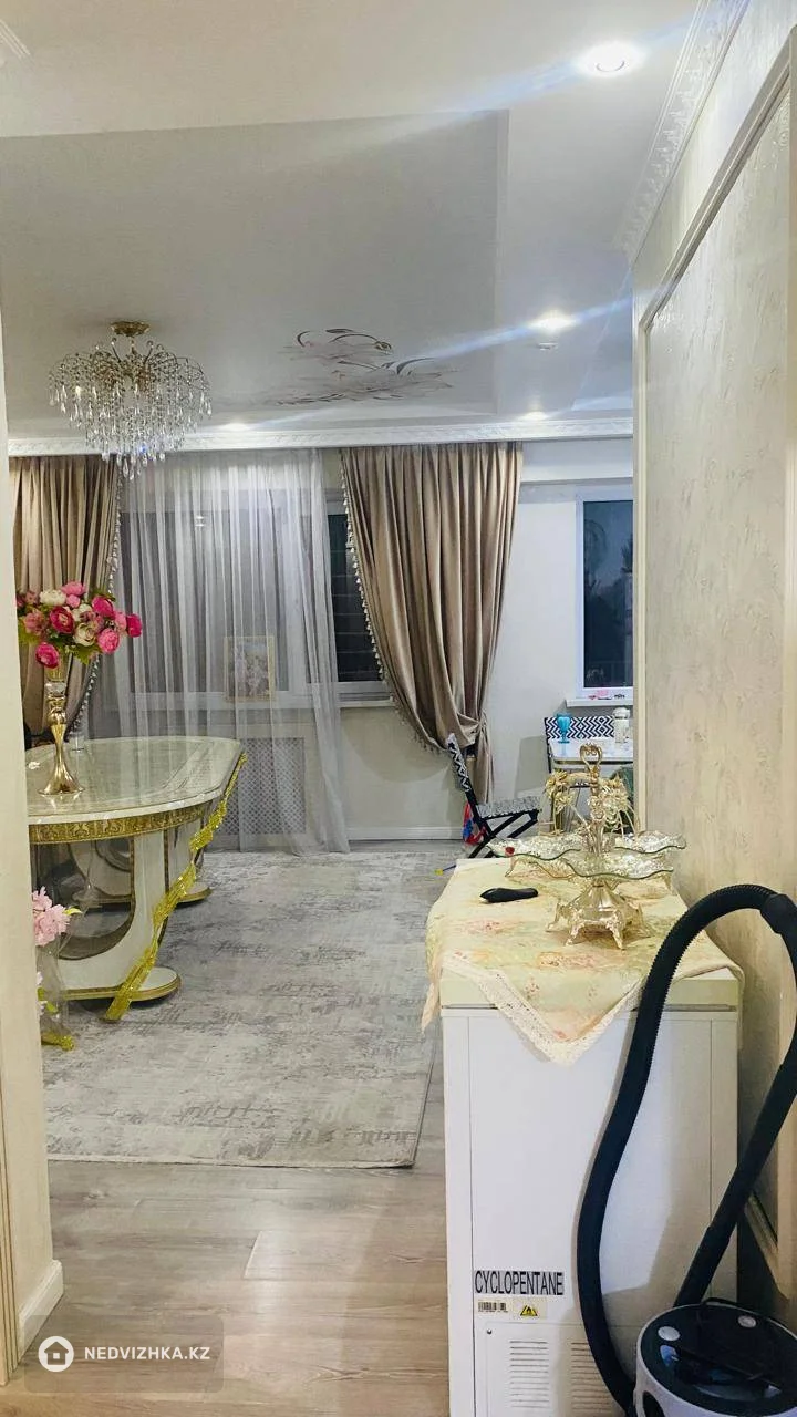 3-комнатная квартира, этаж 8 из 10, 92 м², фотография 3