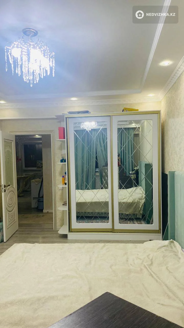 3-комнатная квартира, этаж 8 из 10, 92 м², фотография 4