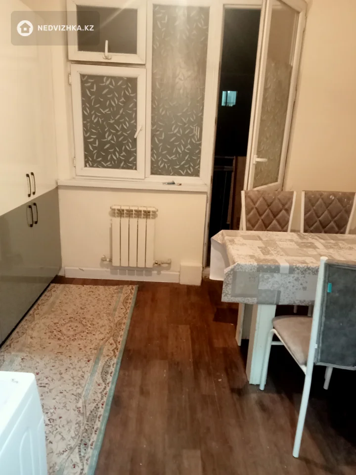 2-комнатная квартира, этаж 4 из 5, 51 м², фотография 3