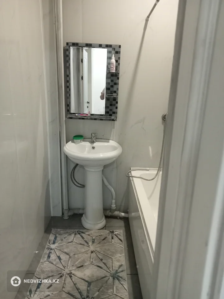 2-комнатная квартира, этаж 4 из 5, 51 м², фотография 5