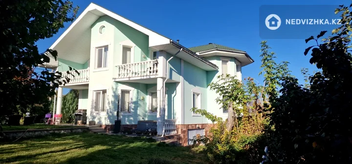 5-комнатный дом, 35 соток, 310 м², На длительный срок