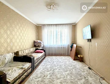 2-комнатная квартира, этаж 1 из 9, 67 м², миниатюра 1