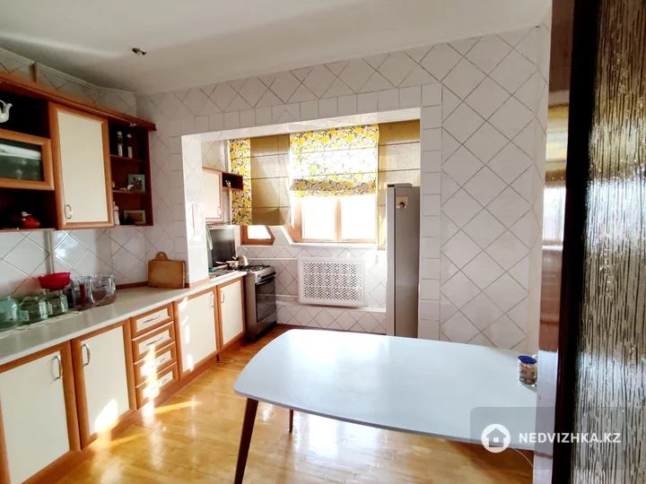 3-комнатная квартира, этаж 5 из 9, 75 м², фотография 4