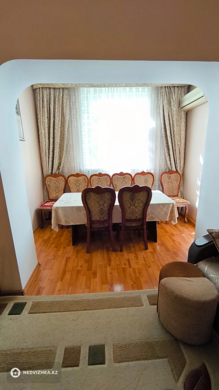 3-комнатная квартира, этаж 3 из 5, 73 м², фотография 2