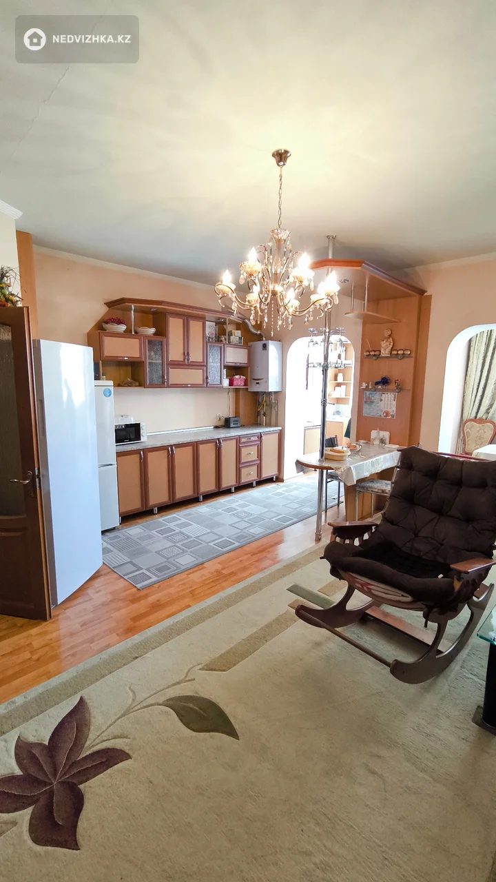 3-комнатная квартира, этаж 3 из 5, 73 м², фотография 4