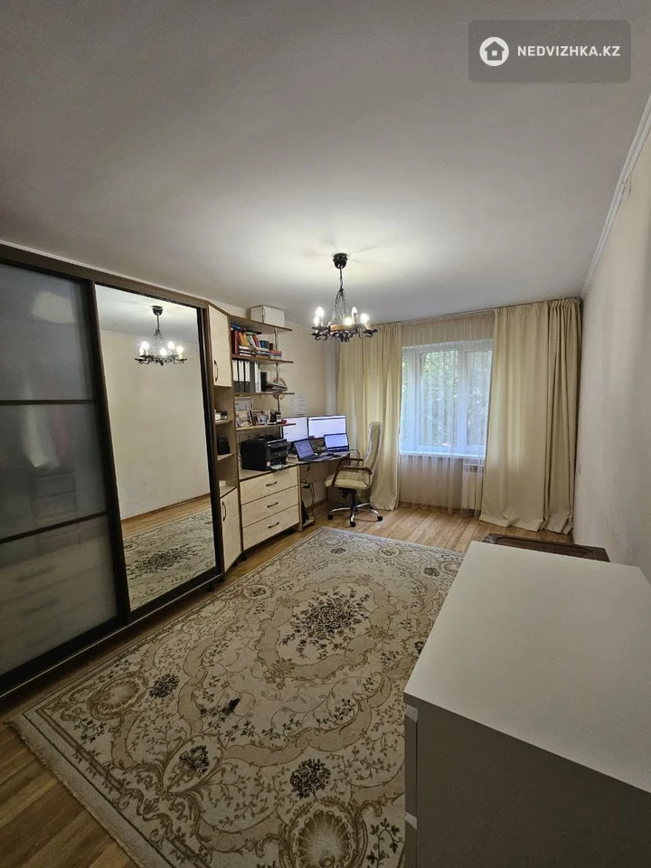 4-комнатная квартира, этаж 3 из 5, 74 м², фотография 5