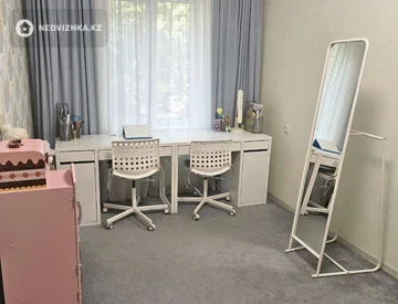 4-комнатная квартира, этаж 3 из 5, 74 м², миниатюра 6