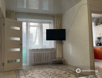 2-комнатная квартира, этаж 3 из 4, 41 м², миниатюра 10