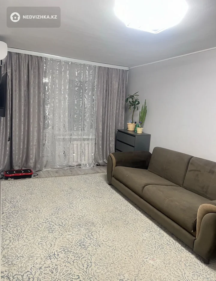 2-комнатная квартира, этаж 4 из 5, 48 м²