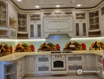 4-комнатная квартира, этаж 9 из 15, 92 м², миниатюра 1