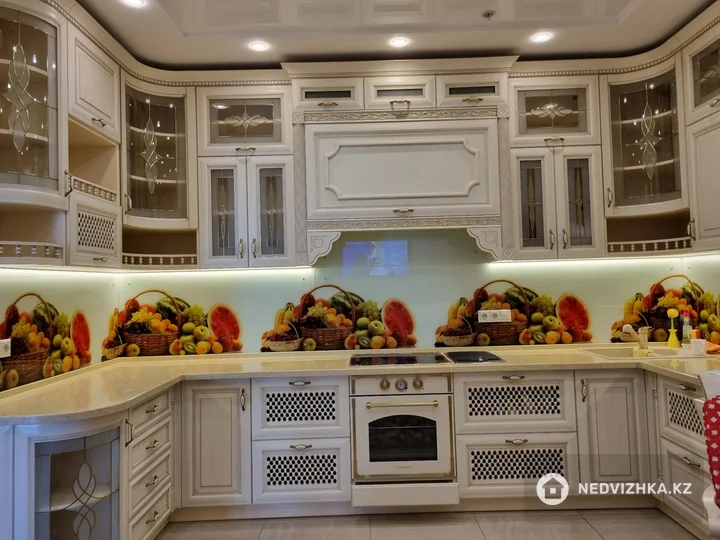 4-комнатная квартира, этаж 9 из 15, 92 м²