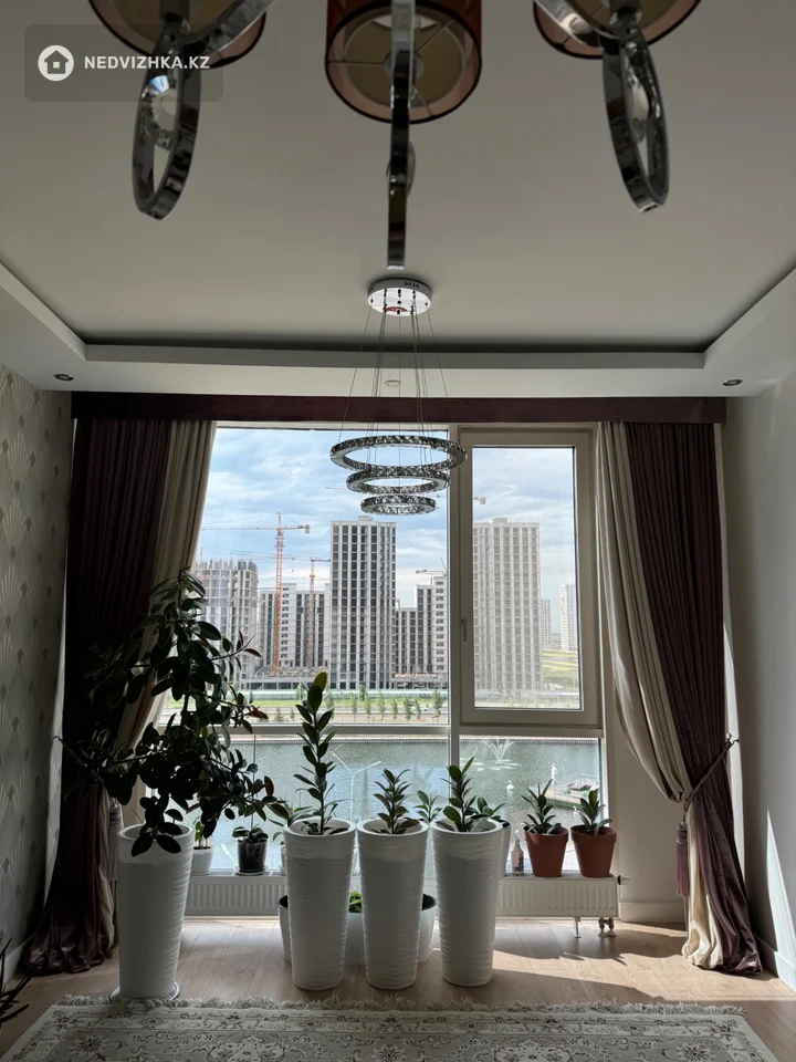 4-комнатная квартира, этаж 6 из 13, 124 м², На длительный срок, фотография 2