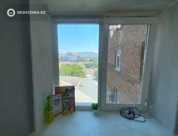 2-комнатная квартира, этаж 9 из 14, 57 м², миниатюра 10