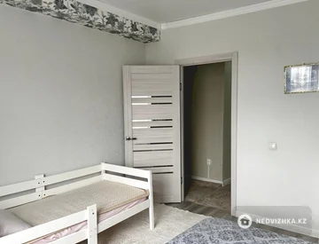 3-комнатная квартира, этаж 2 из 10, 87 м², миниатюра 6