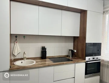 3-комнатная квартира, этаж 2 из 10, 87 м², миниатюра 12