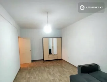 1-комнатная квартира, этаж 5 из 9, 44 м², миниатюра 1