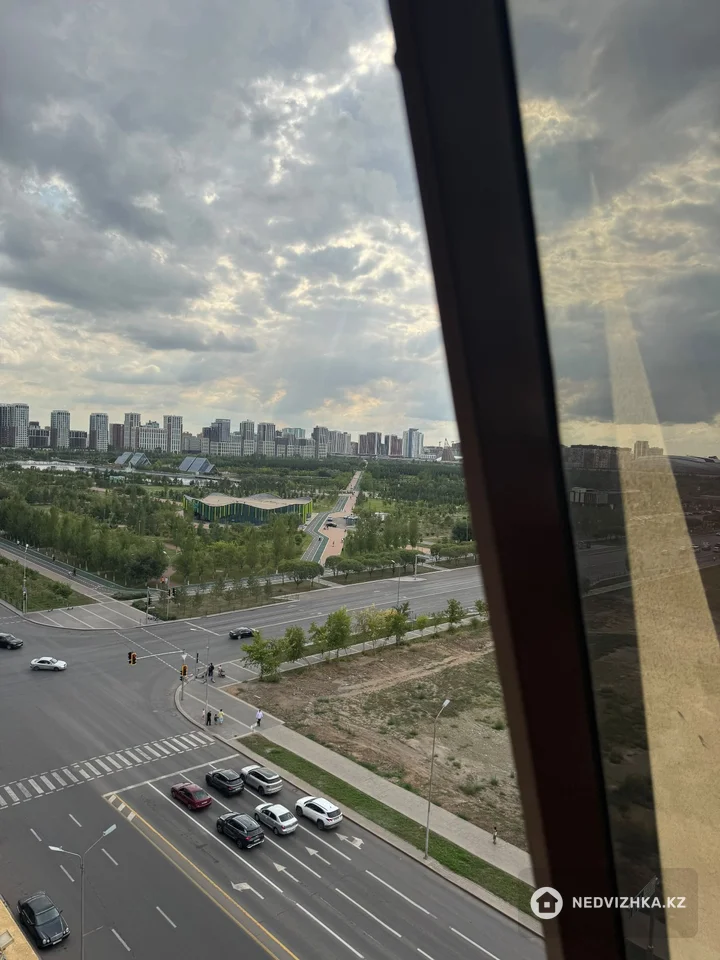 3-комнатная квартира, этаж 9 из 14, 101 м²
