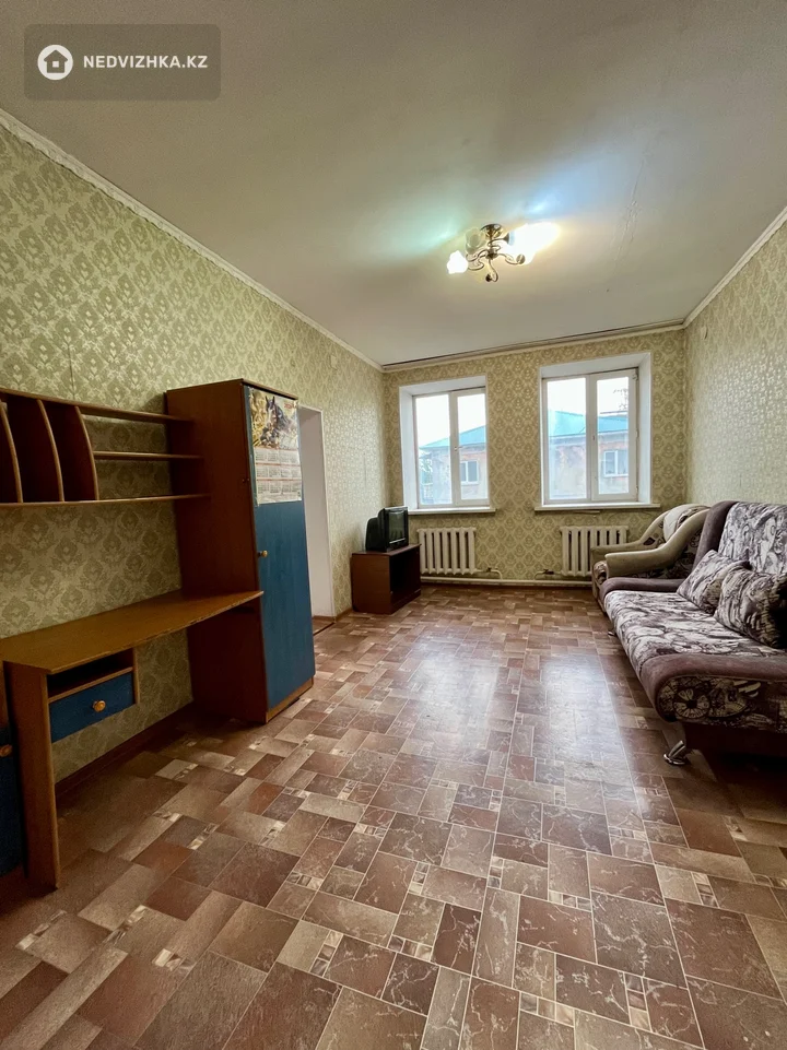 2-комнатная квартира, этаж 2 из 2, 48 м², фотография 3