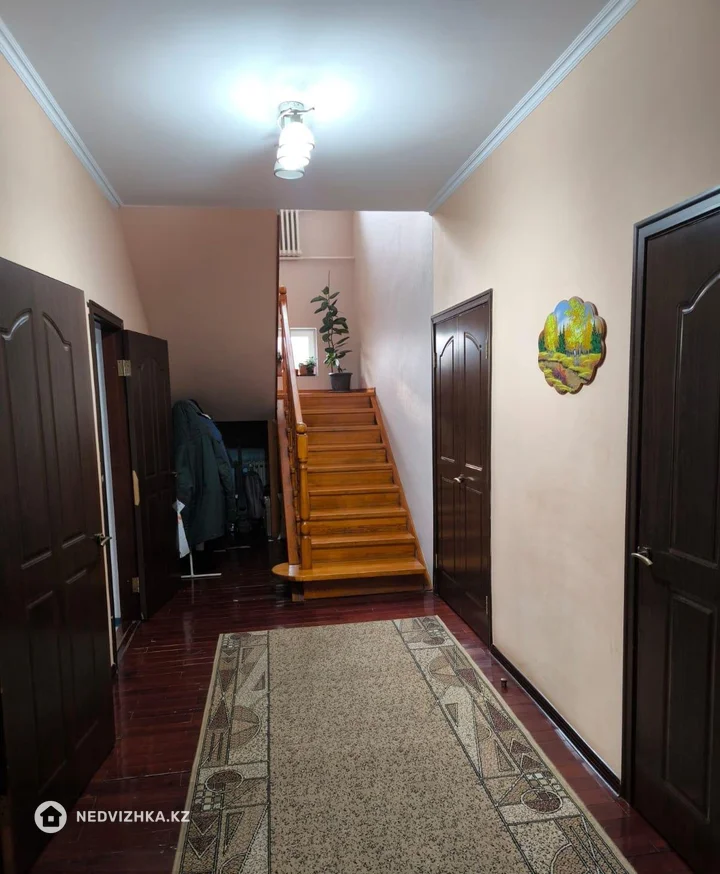 5-комнатный дом, 10 соток, 280 м², фотография 4
