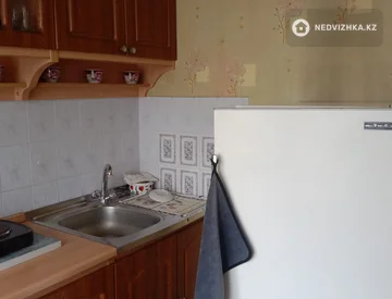 1-комнатная квартира, этаж 4 из 5, 32 м², На длительный срок, миниатюра 2