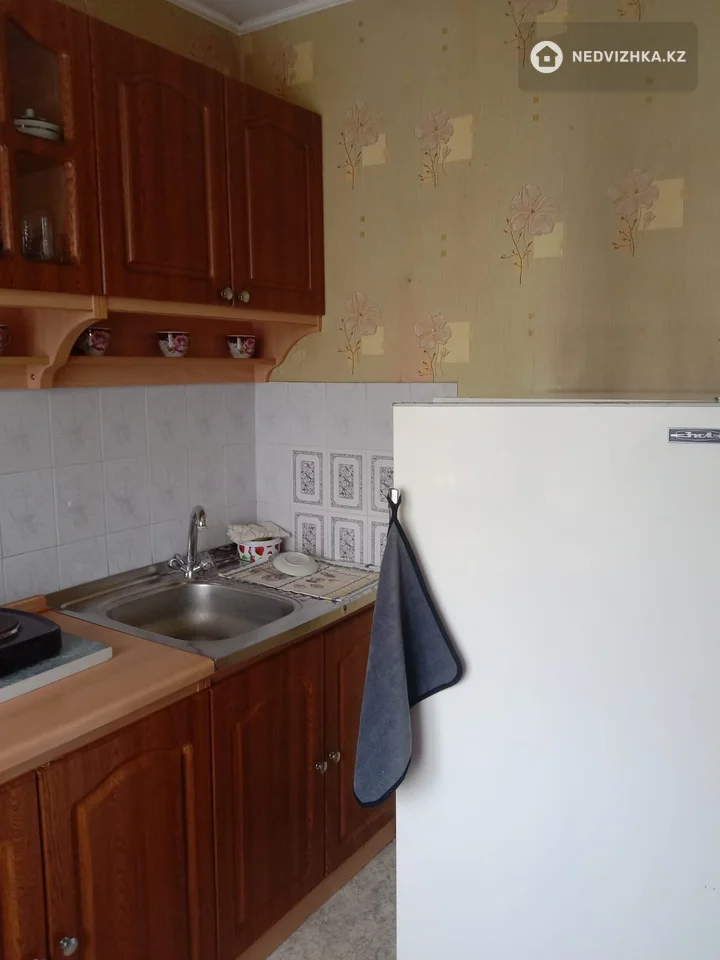 1-комнатная квартира, этаж 4 из 5, 32 м², На длительный срок, фотография 2