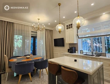 7-бөлмелі үй, 12 соттық, 380 м², 7-нобай