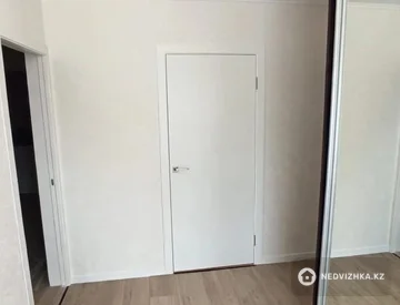 2-комнатная квартира, этаж 3 из 16, 53 м², миниатюра 7