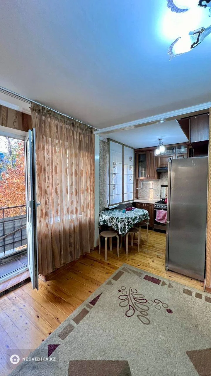 3-комнатная квартира, этаж 3 из 4, 59 м², 2-фотосурет
