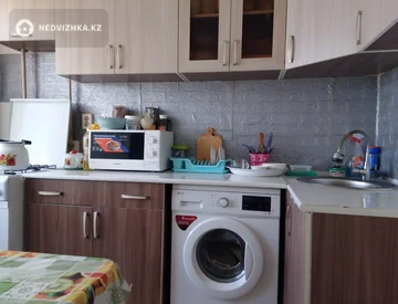 2-комнатная квартира, этаж 4 из 6, 50 м², миниатюра 2