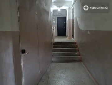 3-комнатная квартира, этаж 6 из 9, 56 м², миниатюра 2
