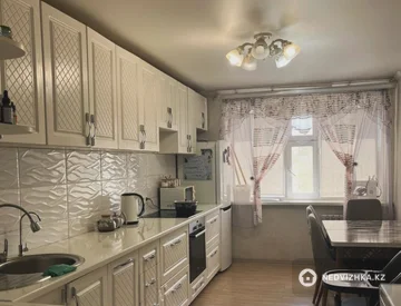 4-комнатная квартира, этаж 4 из 5, 92 м², миниатюра 1