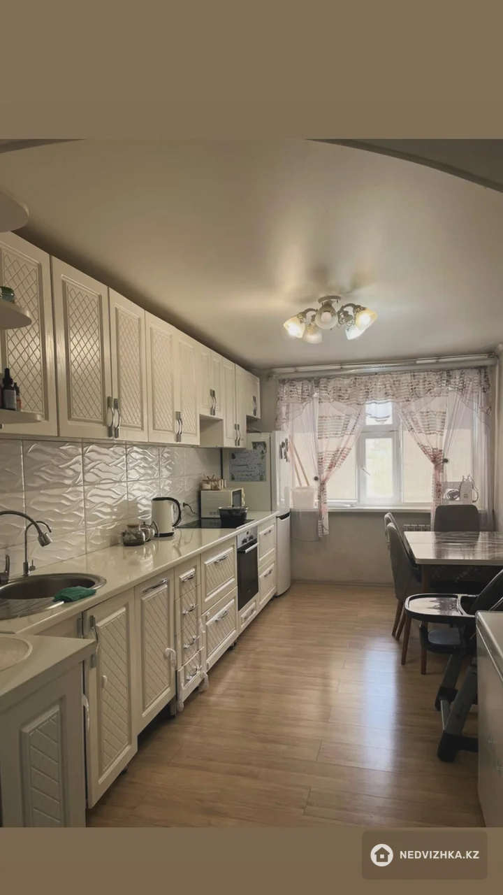 4-комнатная квартира, этаж 4 из 5, 92 м²