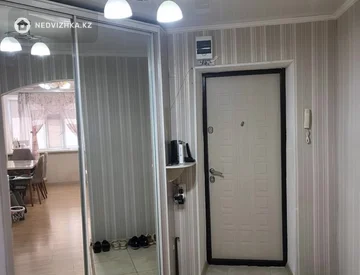 4-комнатная квартира, этаж 4 из 5, 92 м², миниатюра 4