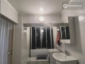 4-комнатная квартира, этаж 4 из 5, 92 м², миниатюра 7