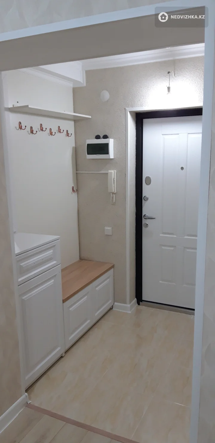 4-комнатная квартира, этаж 2 из 10, 108 м²