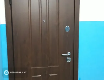 4-комнатная квартира, этаж 2 из 10, 108 м², миниатюра 2