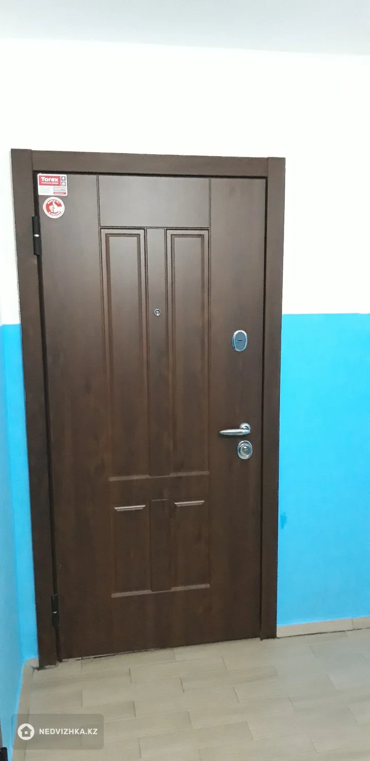 4-комнатная квартира, этаж 2 из 10, 108 м², фотография 2