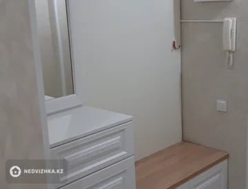 4-комнатная квартира, этаж 2 из 10, 108 м², миниатюра 3