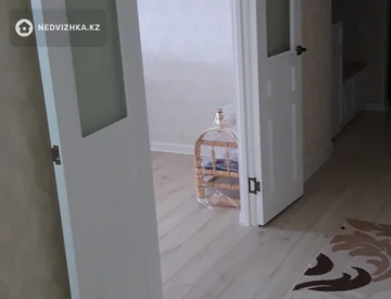 4-комнатная квартира, этаж 2 из 10, 108 м², миниатюра 7