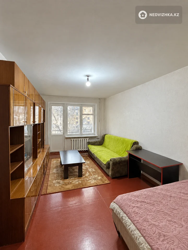 4-комнатная квартира, этаж 3 из 5, 82 м², фотография 3