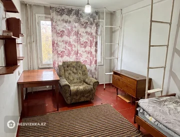 4-комнатная квартира, этаж 3 из 5, 82 м², миниатюра 4