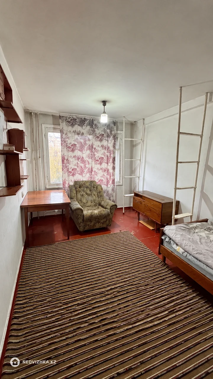 4-комнатная квартира, этаж 3 из 5, 82 м², фотография 4