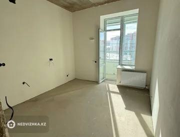 1-комнатная квартира, этаж 3 из 9, 38 м², миниатюра 2